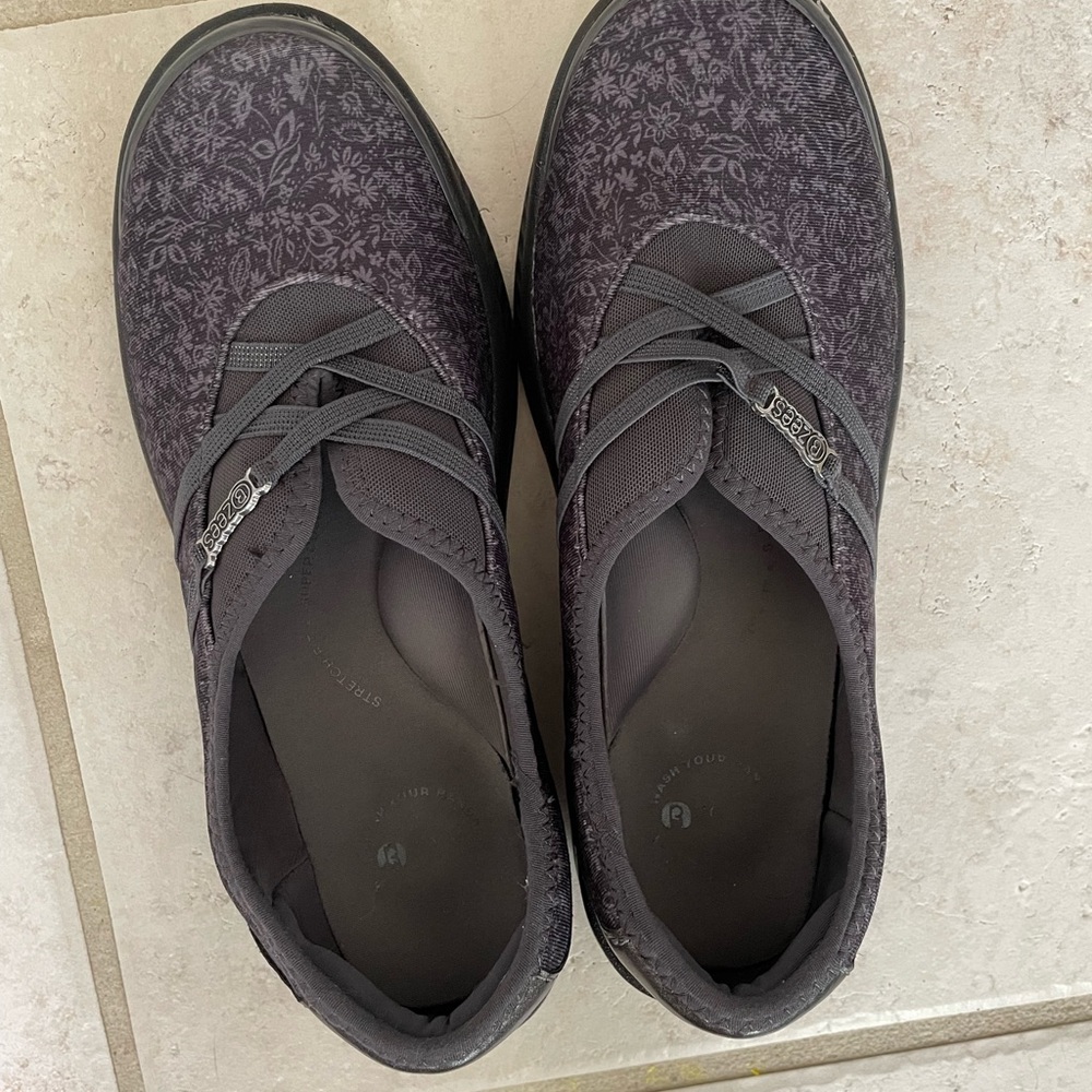 Grey and black comfortable dress shoes!!